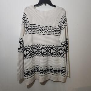Chaps Oversized White and Black Sweater